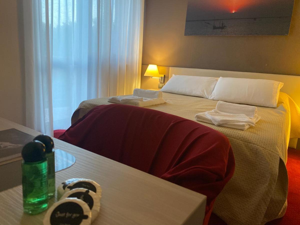 Hotel Lido Bollengo エクステリア 写真