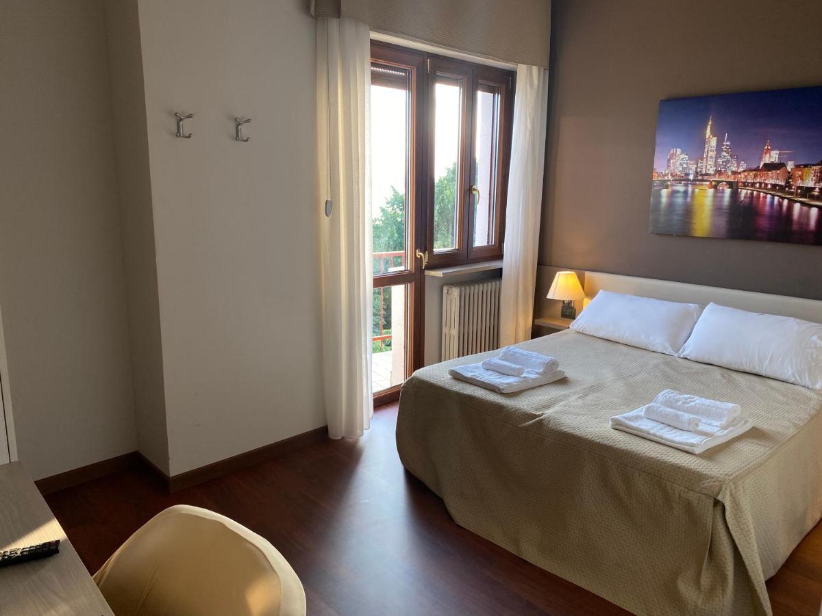 Hotel Lido Bollengo エクステリア 写真